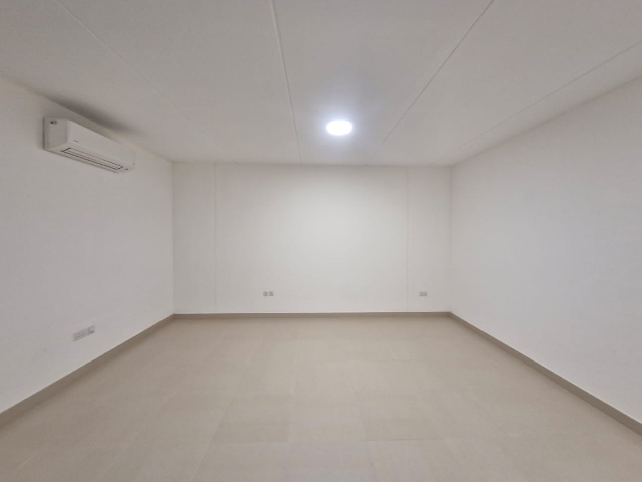 🏰 **Modern Luxury Villa | Sidra District – Roshn**   ✨ *Contemporary Design Blending Elegance, Functionality & Sustainability*  